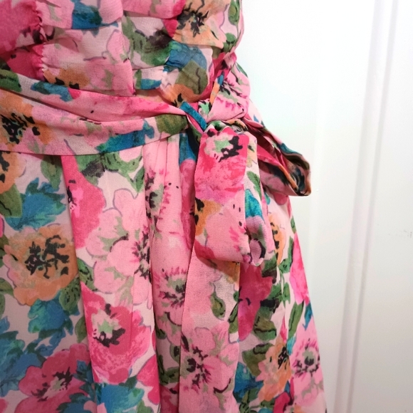 One Shoulder Long Sleeve Floral Mini Dress. Size L - Picture 5 of 14